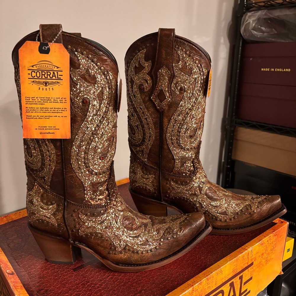 NWT Corral Brown Gold Glitter Trim Rhinestone Studded Leather Western Boots 7.5 - Picture 3 of 9